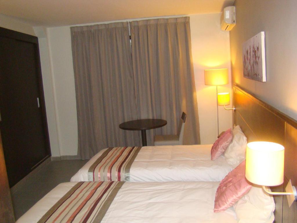 Hotel & Restaurant Farid Дакар Номер фото